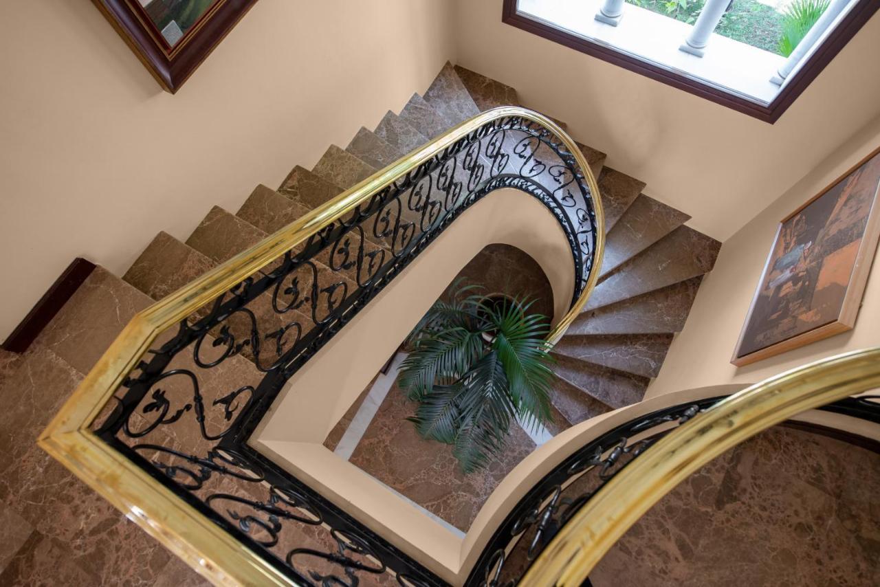 מאלגה Cubo'S Mountain Bayview Luxury Villa מראה חיצוני תמונה