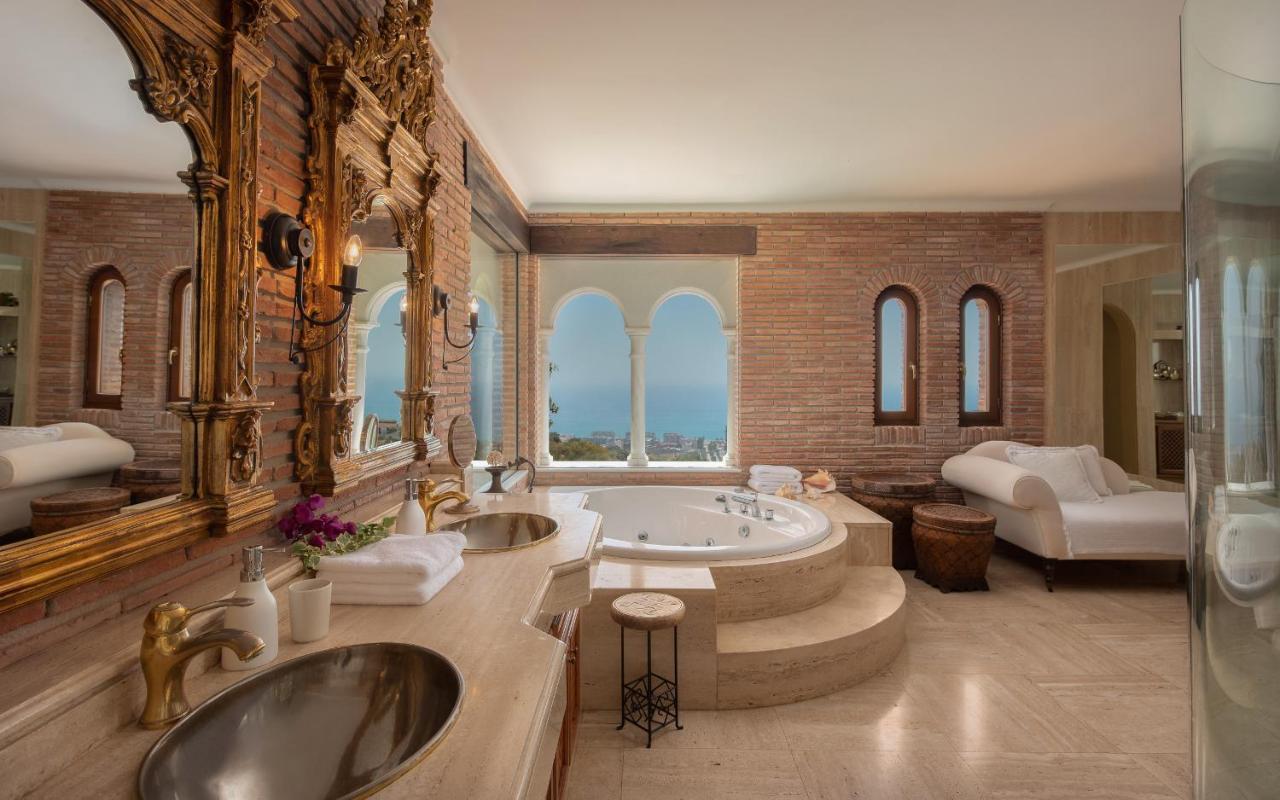 מאלגה Cubo'S Mountain Bayview Luxury Villa מראה חיצוני תמונה