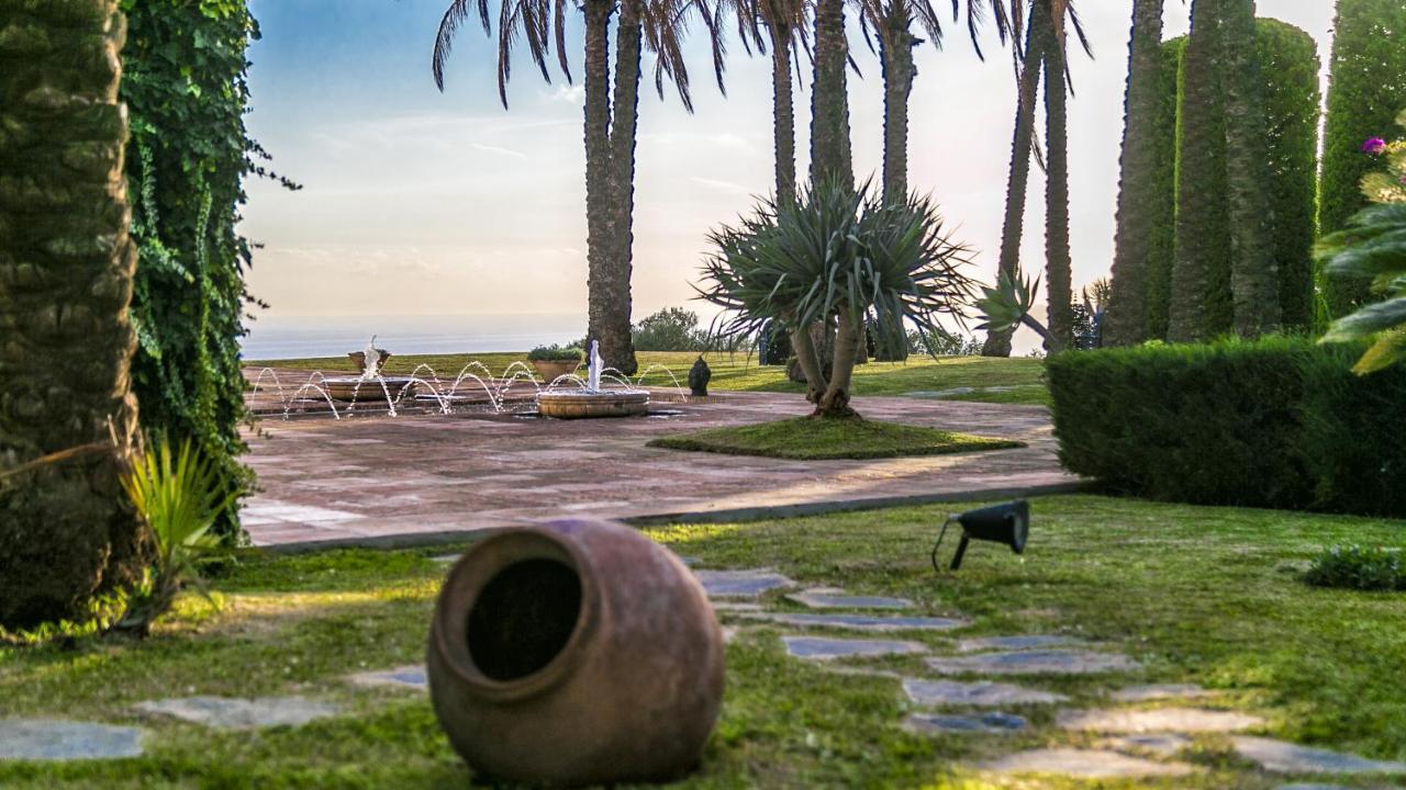 מאלגה Cubo'S Mountain Bayview Luxury Villa מראה חיצוני תמונה
