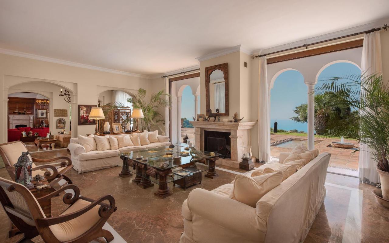 מאלגה Cubo'S Mountain Bayview Luxury Villa מראה חיצוני תמונה