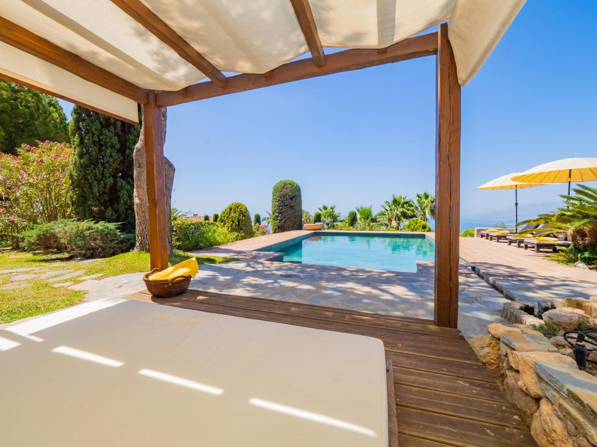 מאלגה Cubo'S Mountain Bayview Luxury Villa מראה חיצוני תמונה